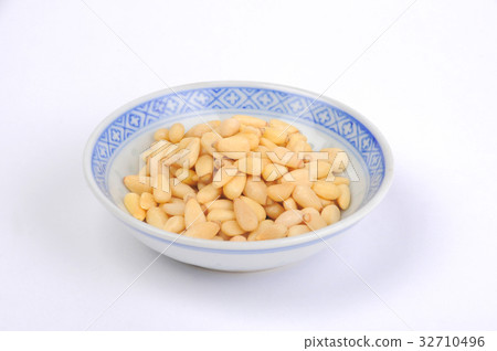 Chinese ingredients Pine nuts Chinese ingredients Pine nuts 32710496