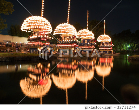 Owari Tsushima Tenno Festival Evening festival rolled straw ship (lantern vessel) 32711274
