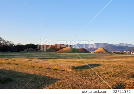 Gyeongju Inwang Lee tomb, Gyeongju Eastern Historic Site, Gyeongju, Gyeongbuk, Korea 32711575