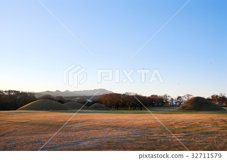 Gyeongju Inwang Lee tomb, Gyeongju Eastern Historic Site, Gyeongju, Gyeongbuk, Korea 32711579