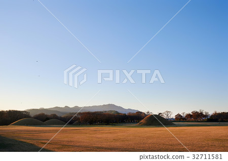 Gyeongju Inwang Lee tomb, Gyeongju Eastern Historic Site, Gyeongju, Gyeongbuk, Korea 32711581