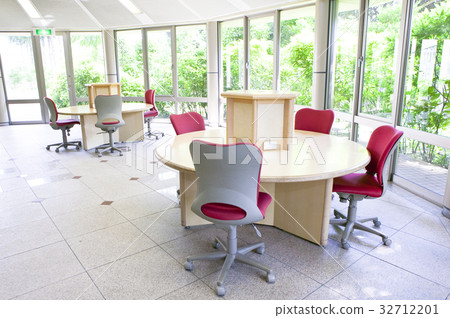 University school building 32712201