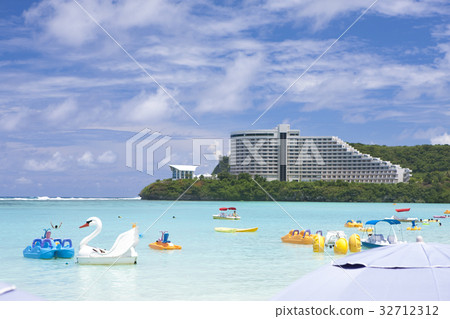 The beach The beach 32712312