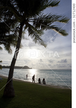 Evening beach Evening beach 32712400