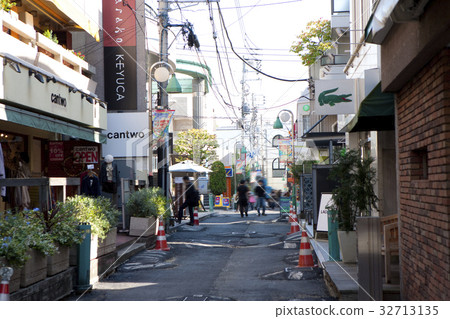Jiyugaoka Jiyugaoka 32713135