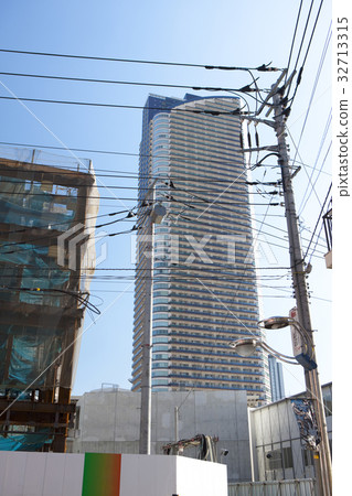 Shopping district 32713315