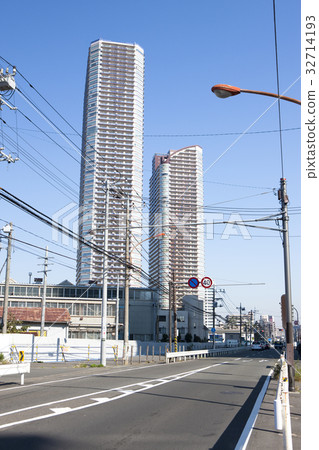 High rise apartment 32714193