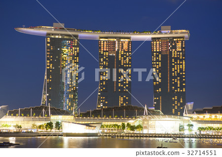 Night view of Marina Bay Sands 32714551