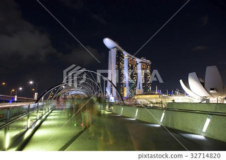 雙螺旋橋和濱海灣金沙 雙螺旋橋和濱海灣金沙 32714820