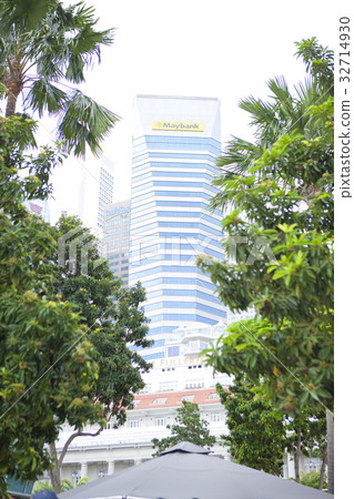 Singapore skyscrapers seen from Merlion Park 32714930