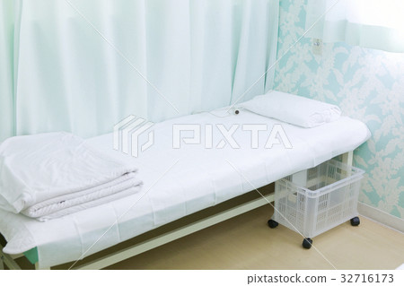 Treatment room 32716173