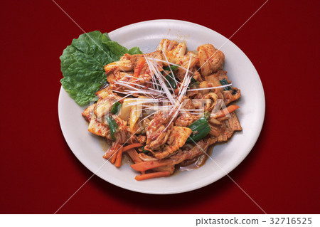 Fried kimchi 32716525