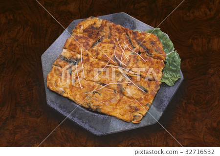 Korean pancake  32716532