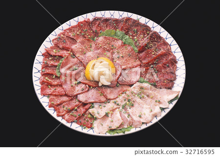 Assorted grilled meat 32716595