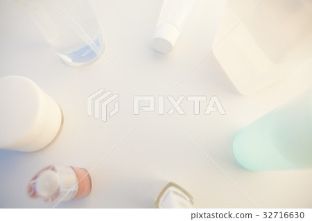 Cosmetics Cosmetics 32716630