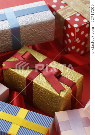 很多禮物盒 32717209