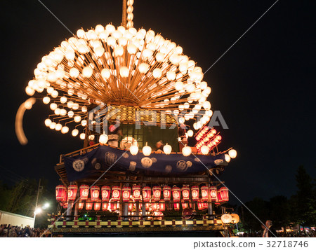 Owari Tsushima Tenno Festival Evening festival rolled straw ship (lantern vessel) 32718746