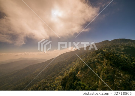 Spectacular jungle landscape with mountain range 32718865