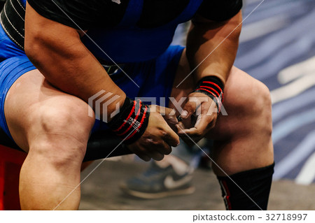 man body weightlifter man body weightlifter 32718997