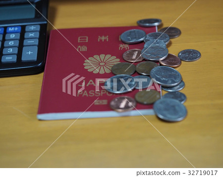 Image of travel abroad 32719017