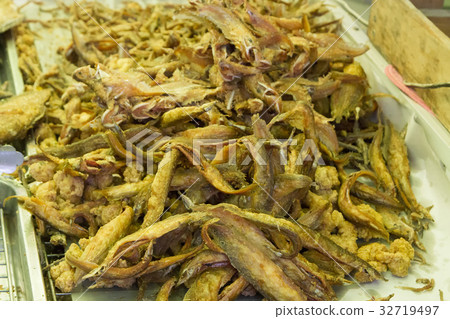 Grilled snakeskin fish all arrange on Grilled snakeskin fish all arrange on 32719497