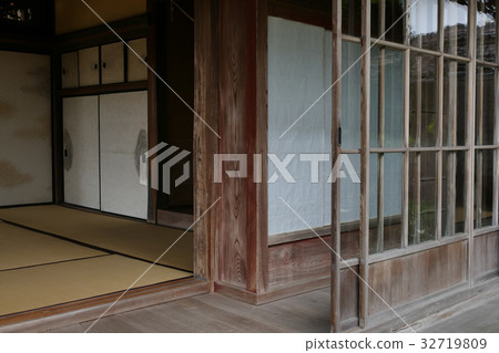 Interior of Japanese architecture 32719809