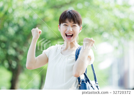Business woman 32720372