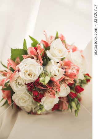 Wonderful luxury wedding bouquet of different Wonderful luxury wedding bouquet of different 32720717