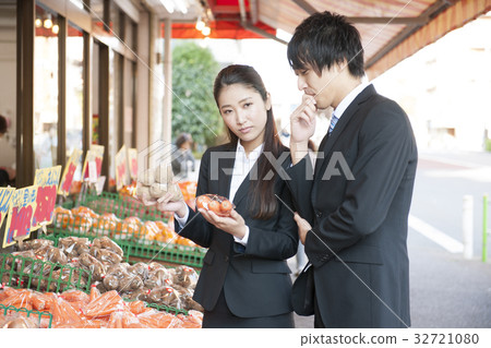 Business scene 32721080