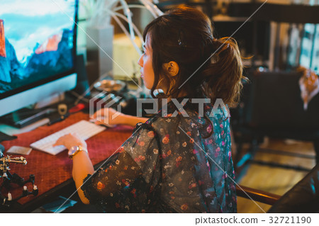 computer, female, lady 32721190
