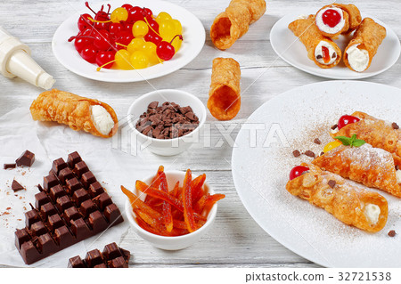 Sicilian Cannoli filling with ricotta cheese Sicilian Cannoli filling with ricotta cheese 32721538