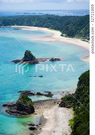 Hill with visible dugong 32721809