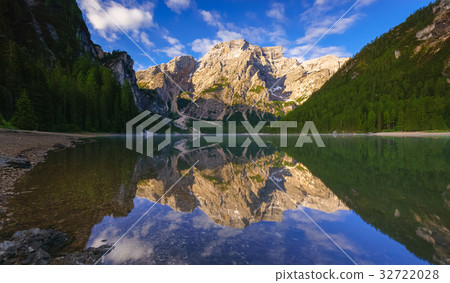 Braies Lake at sunrise, Dolomites mountains, Italy Braies Lake at sunrise, Dolomites mountains, Italy 32722028