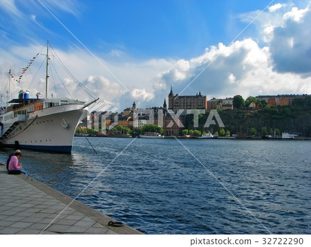 Sunny day in Stockholm Sunny day in Stockholm 32722290