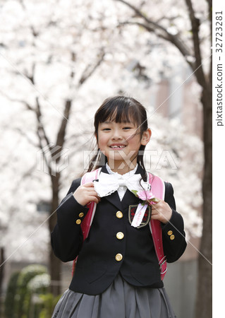 Entrance ceremony 32723281