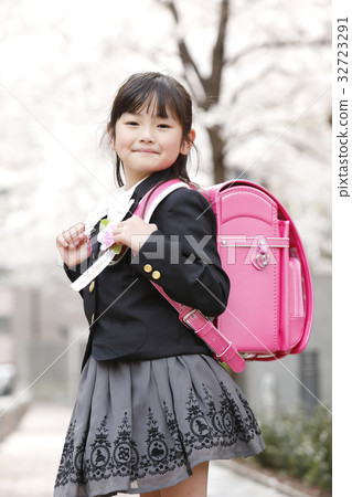 Entrance ceremony 32723291