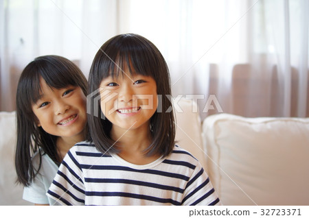 孿生姐妹 孿生姐妹 32723371