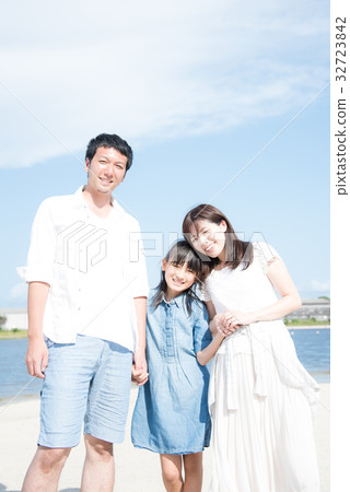Ocean family Ocean family 32723842