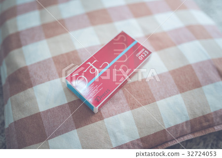 Contraceptive device 32724053