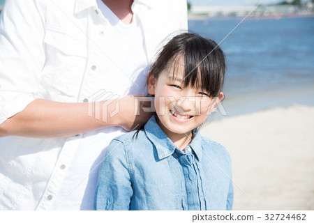 Ocean family Ocean family 32724462