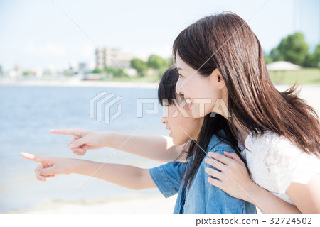 Ocean family Ocean family 32724502