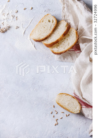 Homemade white wheat bread 32724996