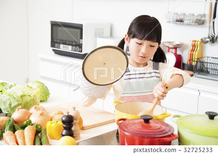 廚房烹飪小學女孩女孩兒童生活方式 32725233