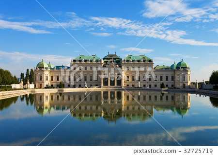 Summer palace Belvedere in Vienna Summer palace Belvedere in Vienna 32725719