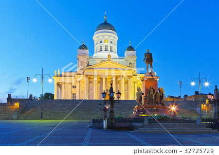 Senate Square at night in Helsinki, Finland Senate Square at night in Helsinki, Finland 32725729