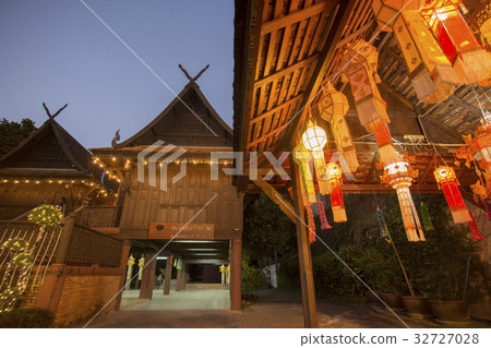 THAILAND LAMPANG CITY WOODHOUSE 32727028