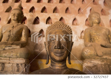 LAOS VIENTIANE WAT SI SAKET 32727437