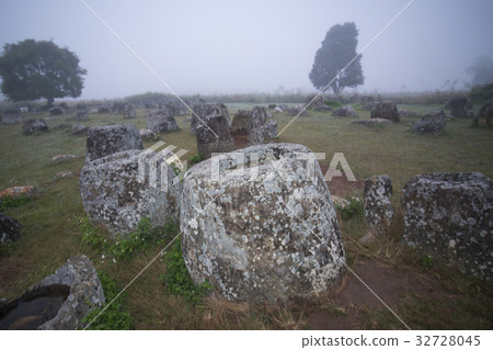 LAO PHONSAVAN PLAIN OF JARS LAO PHONSAVAN PLAIN OF JARS 32728045