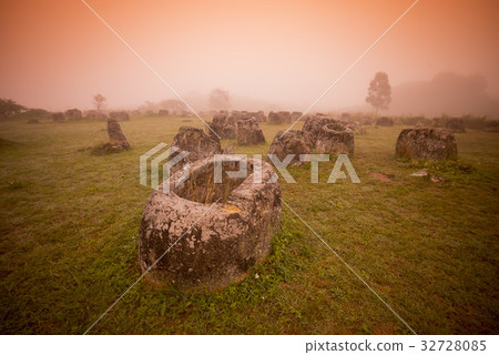 LAO PHONSAVAN PLAIN OF JARS LAO PHONSAVAN PLAIN OF JARS 32728085