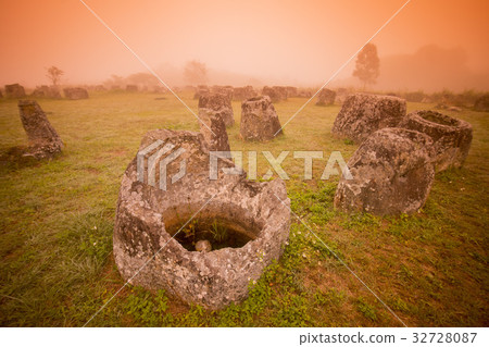 LAO PHONSAVAN PLAIN OF JARS LAO PHONSAVAN PLAIN OF JARS 32728087